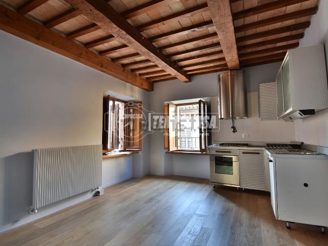 Appartamento in vendita di 86 m² in Via Enrico Mestica, 1