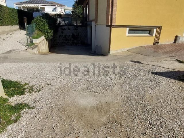Appartamento in vendita di 86 m² in Via Giovanni Pascoli