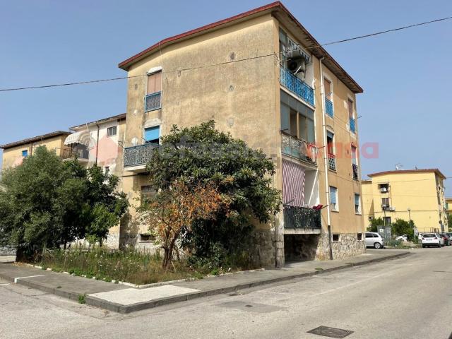 Appartamento in vendita di 86 m² in Via Martiri d&apos Ungheria, 102