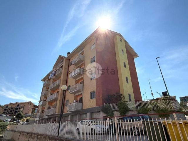 Appartamento in vendita di 86 m² in Via Michele Camposarcuno, 59