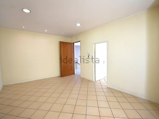 Appartamento in vendita di 86 m² in Via Monte San Michele