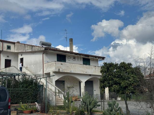 Appartamento in vendita di 86 m² in Via Piana