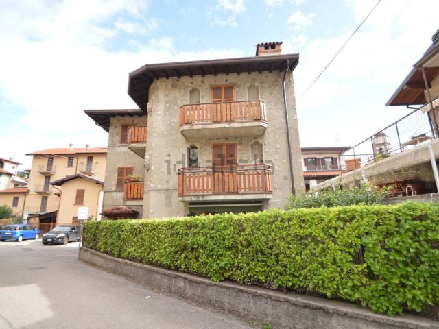 Appartamento in vendita di 86 m² in Via Roma, 111