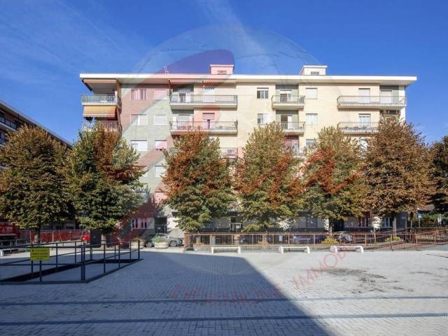 Appartamento in vendita di 86 m² in Via Sondrio, 3