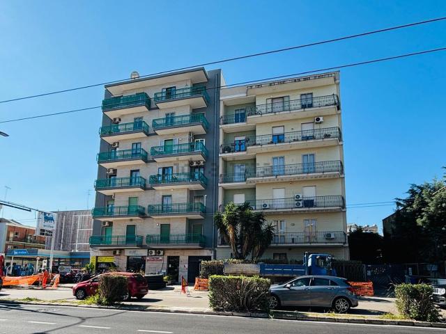 Appartamento in vendita di 86 m² in Viale Ugo Foscolo, 32