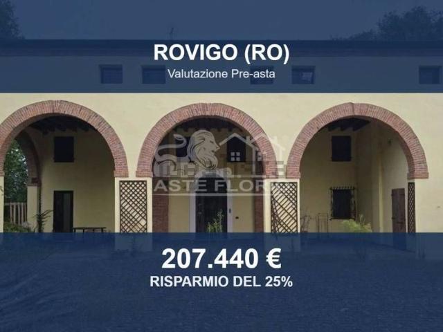 Appartamento in vendita di 870 m² in Via Casalveghe, 49