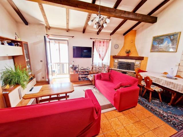 Appartamento in vendita di 88 m² in Via Cesare Battisti