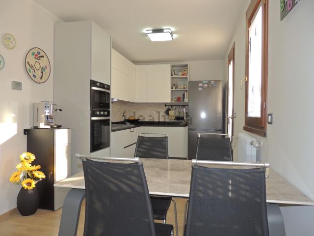 Appartamento in vendita di 88 m² in Via del Grecale, 8