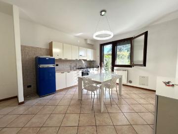 Appartamento in vendita di 88 m² in Via Giovanni Pascoli