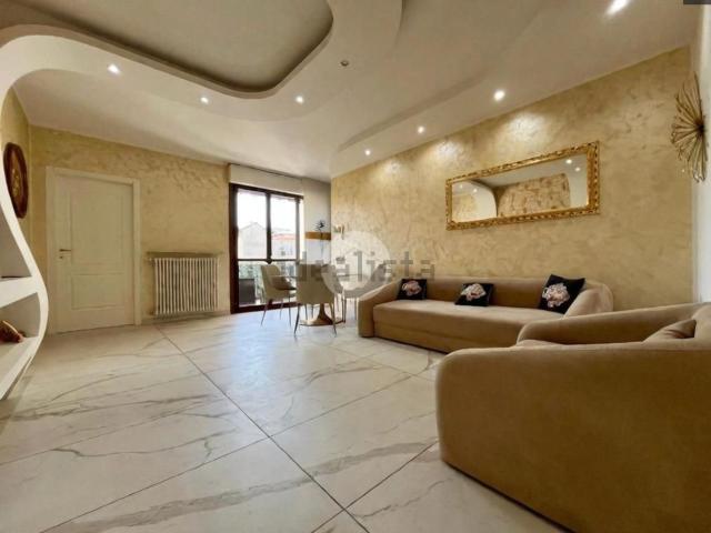 Appartamento in vendita di 88 m² in Via Monsignor Natale Mosconi, 12