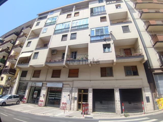 Appartamento in vendita di 88 m² in Via Nicola Vaccaro, 344
