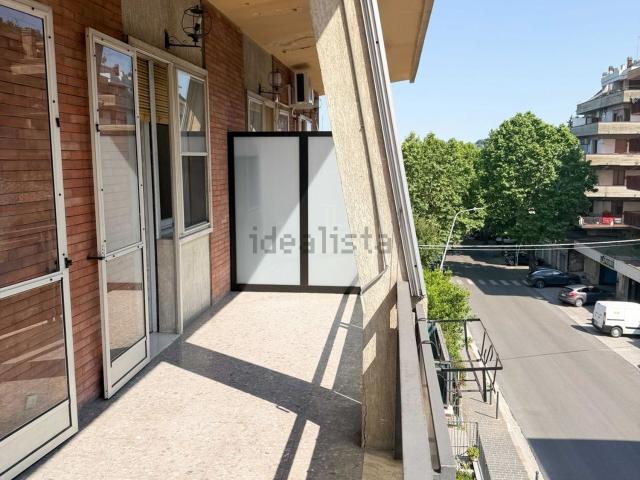 Appartamento in vendita di 88 m² in Viale Giovanni Bovio, 82