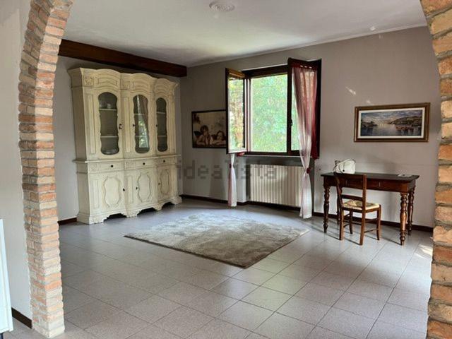 Appartamento in vendita di 89 m² in Via Val Serio, 1