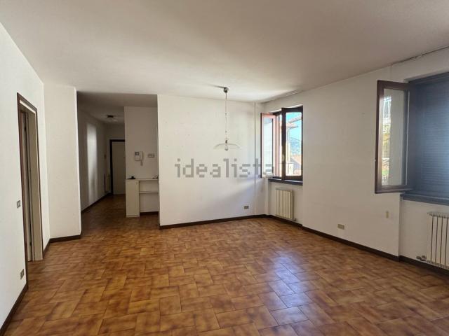 Appartamento in vendita di 89 m² in Via Camillo Benso di Cavour