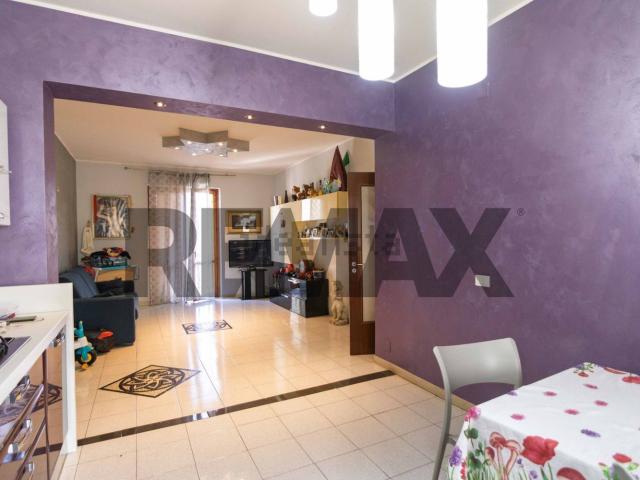 Appartamento in vendita di 89 m² in Via Dafnica, 206