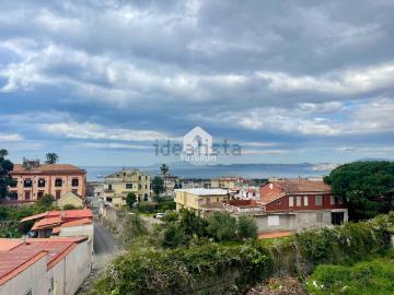 Appartamento in vendita di 89 m² in Via Giuseppe Semmola, 42