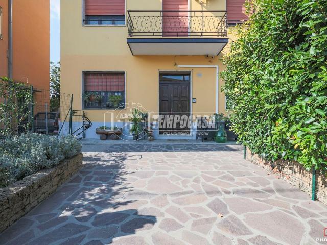 Appartamento in vendita di 89 m² in Via Montanara