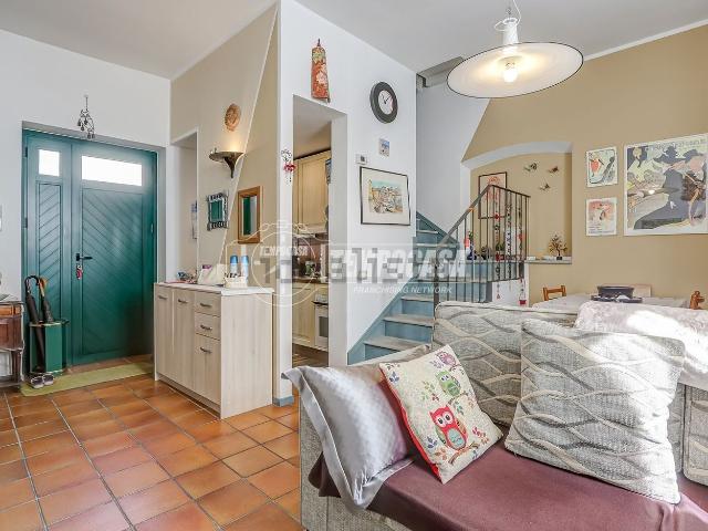 Appartamento in vendita di 89 m² in Via Motta, 4