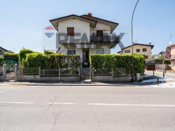 Appartamento in vendita di 89 m² in Via Pratomaggiore, 140
