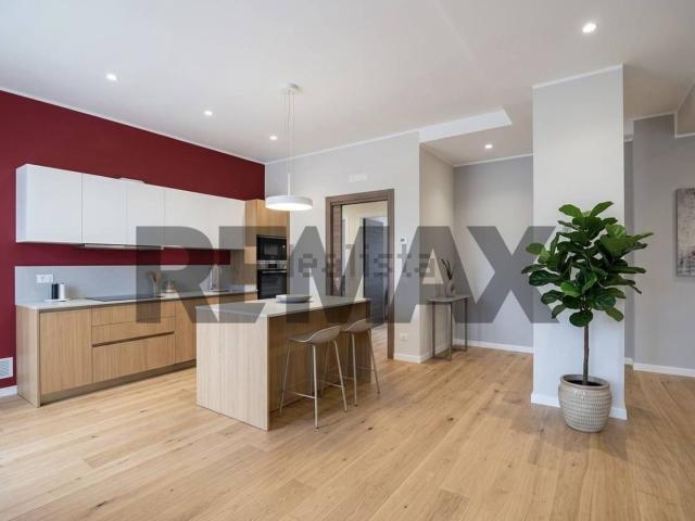 Appartamento in vendita di 89 m² in Viale Tica, 90