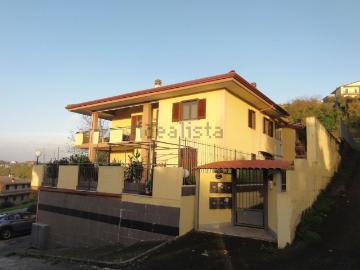 Appartamento in vendita di 93 m² in Borgo Cave