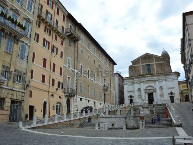 Appartamento in vendita di 93 m² in Piazza del Plebiscito