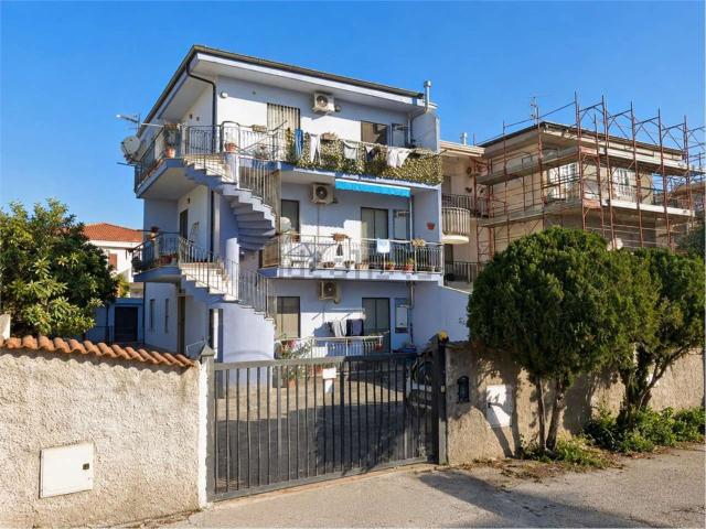 Appartamento in vendita di 93 m² in Via U. Fondacaro, 3