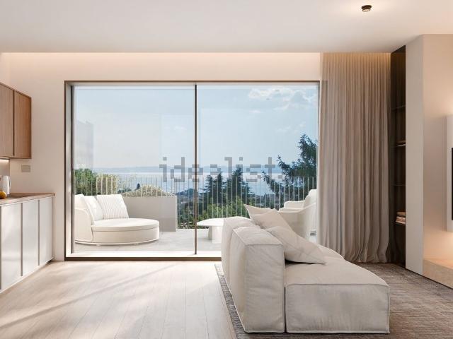 Appartamento in vendita di 93 m² in Strada Alzeroni, 8