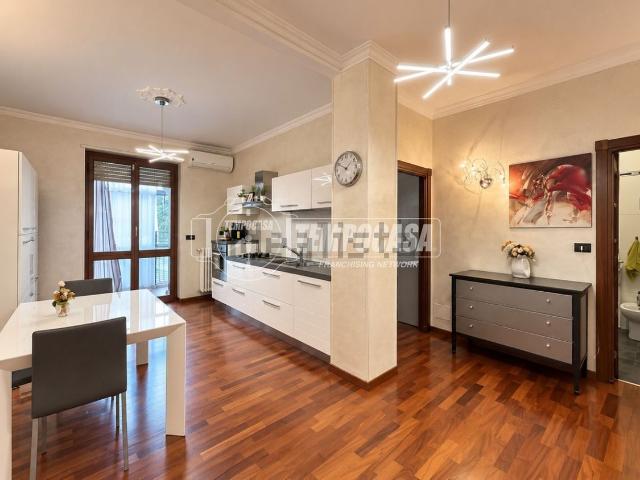 Appartamento in vendita di 93 m² in Via Terni, 37