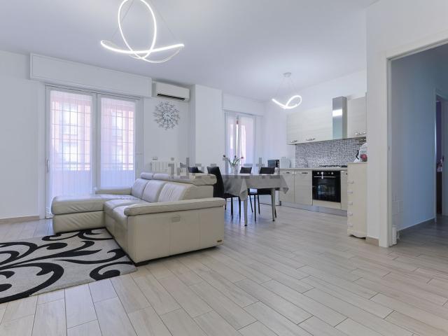Appartamento in vendita di 93 m² in Via Valera, 31