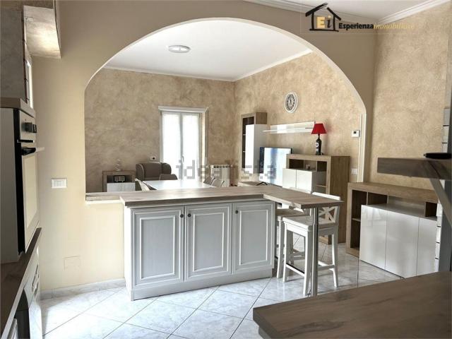 Appartamento in vendita di 93 m² in Via XII Ottobre
