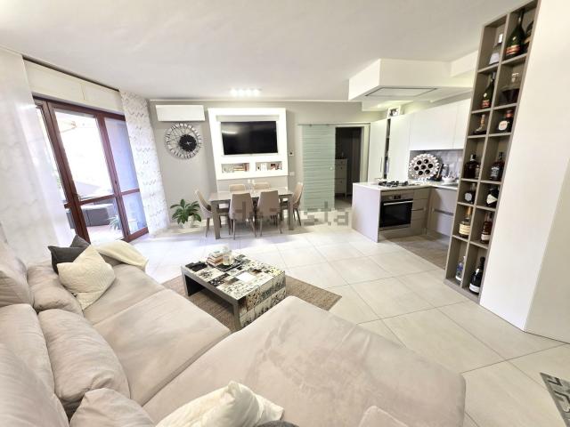 Appartamento in vendita di 93 m² in Via Ariberto d&apos  Intimiano