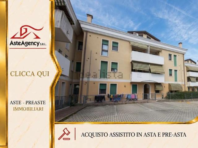 Appartamento in vendita di 93 m² in Via C. Battisti, 16