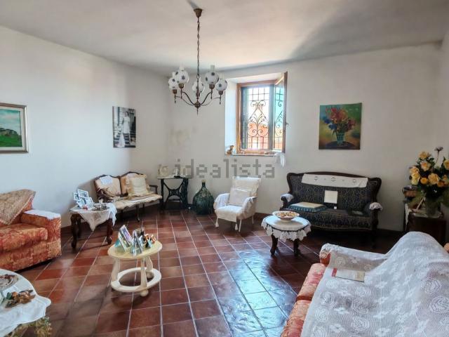 Appartamento in vendita di 220 m² in Via Campriana