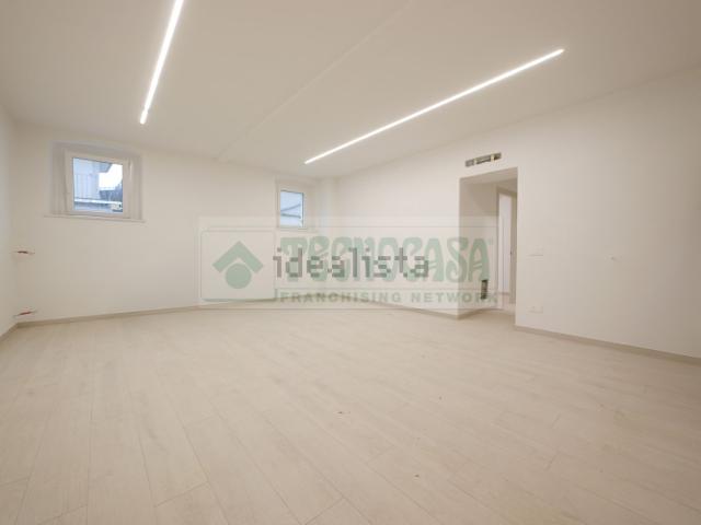 Appartamento in vendita di 93 m² in Via Caduti, 2