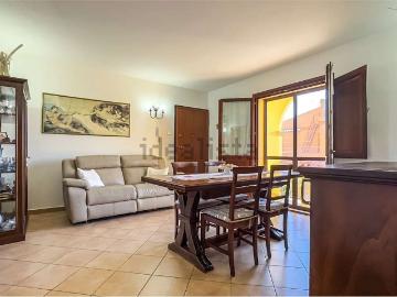 Appartamento in vendita di 93 m² in Via Cavaliere Carta