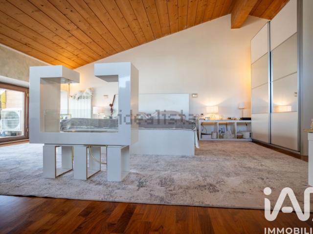 Appartamento in vendita di 93 m² in Via Chiusa