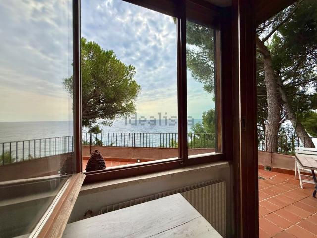 Appartamento in vendita di 93 m² in Via dei Gerani, 4