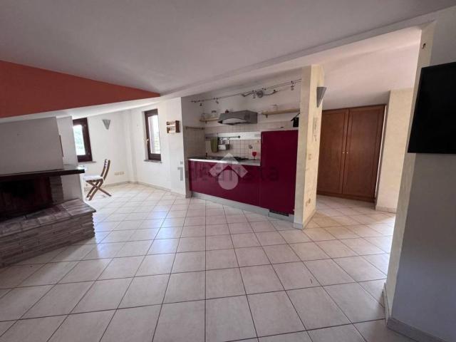 Appartamento in vendita di 93 m² in Via della Rocca, 14