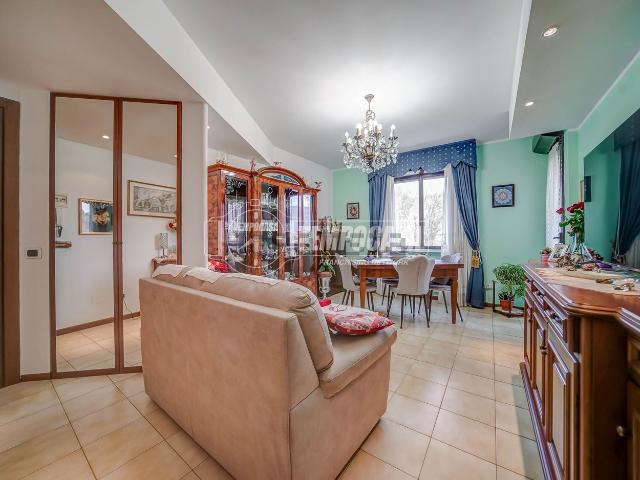 Appartamento in vendita di 93 m² in Via della Roggia, 11