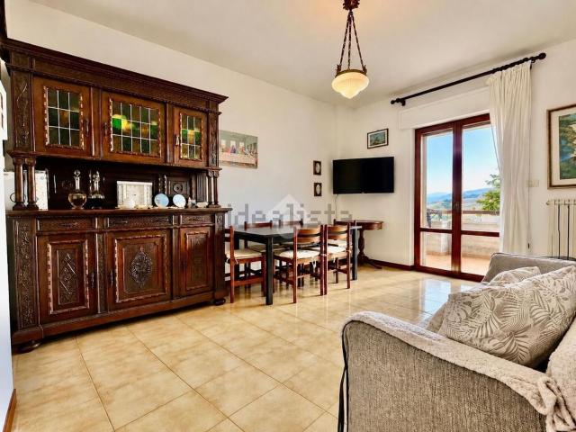 Appartamento in vendita di 93 m² in Via Emidio Luzi, 24