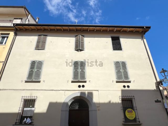 Appartamento in vendita di 93 m² in Via Fratelli Cairoli, 40