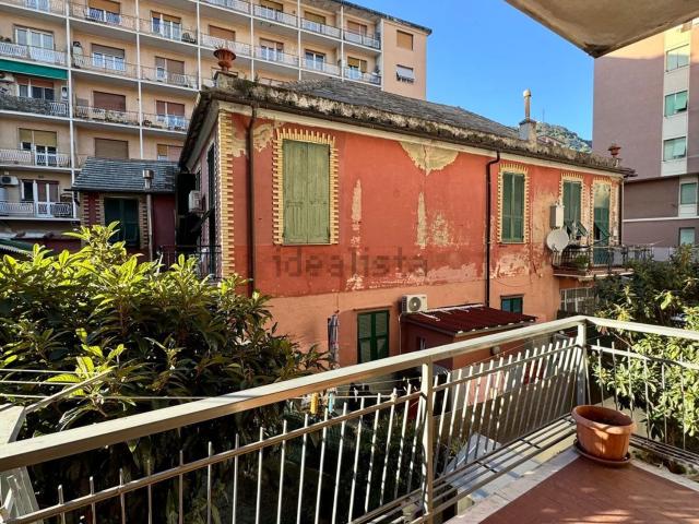 Appartamento in vendita di 93 m² in Via Giovanni Arrivabene, 15
