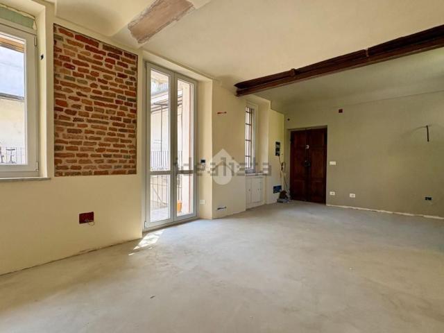 Appartamento in vendita di 93 m² in Via Giosuè Carducci, 38