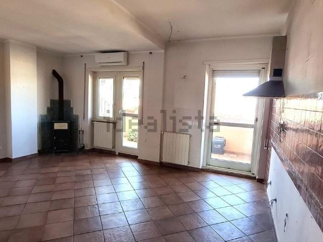 Appartamento in vendita di 93 m² in Via Giacomo Matteotti, 18