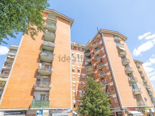 Appartamento in vendita di 93 m² in Via Giacomo Leopardi, 12
