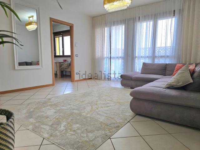 Appartamento in vendita di 93 m² in Via il Convoglio, 10