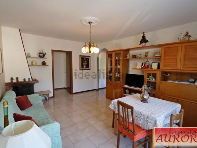 Appartamento in vendita di 93 m² in Via Jugoslavia, 53036