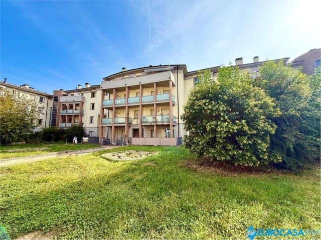 Appartamento in vendita di 93 m² in Via L. A. Muratori, 19