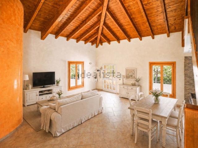 Appartamento in vendita di 93 m² in Via Lungo Crostolo